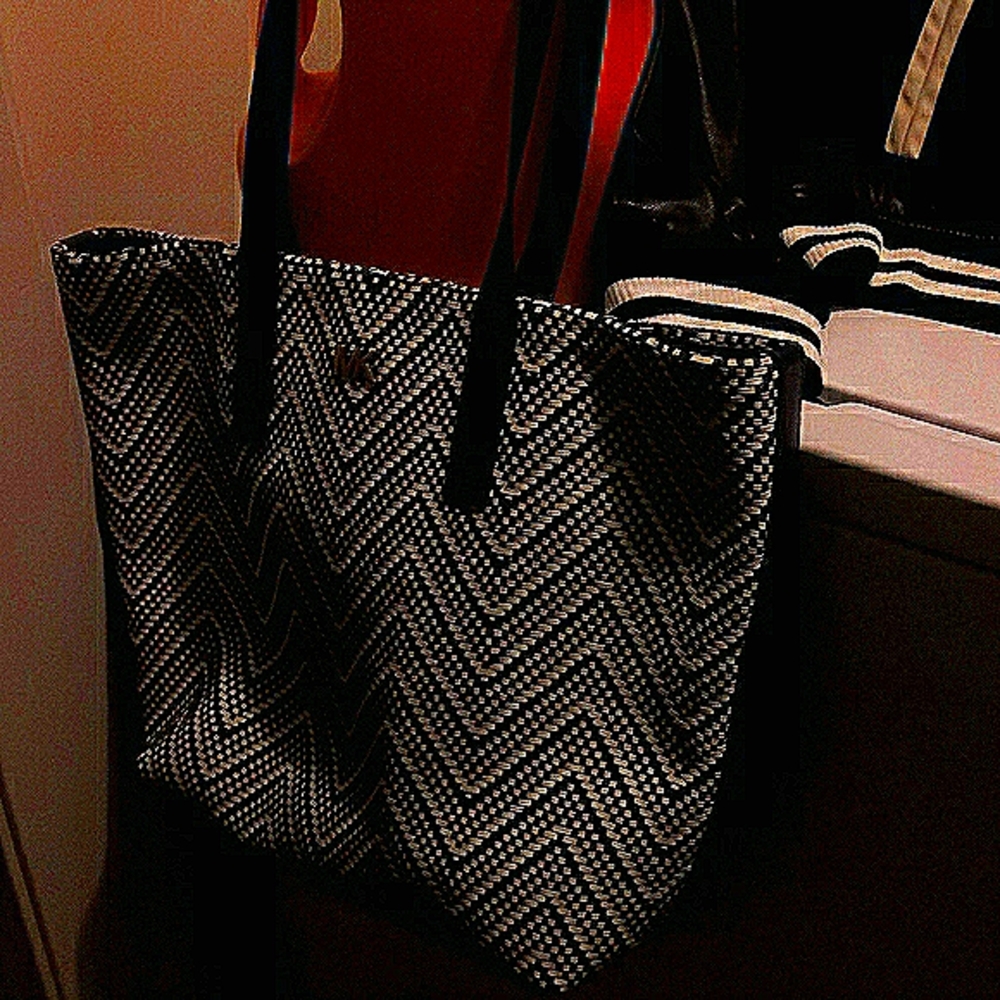 MK Tote - Picture 6 of 6